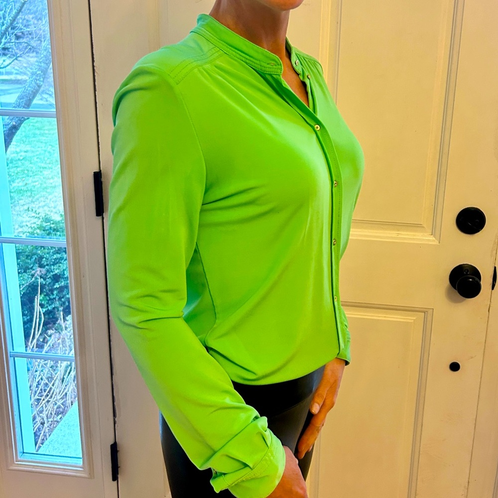 Ladies Size 8 Diane von Furstenberg Blouse in Green with Gold Buttons
